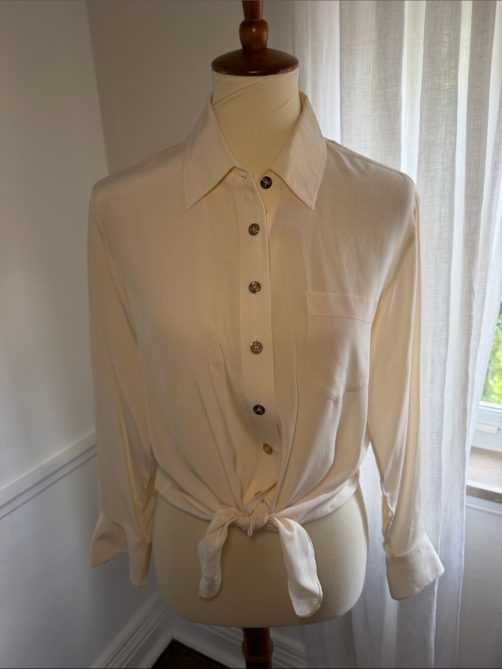 Trina Turk Ivory Button-Front silk Blouse with Tie Waist